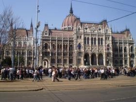 Új történelem, vagy régi beidegződés?